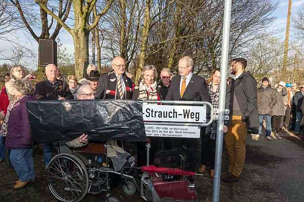 08.jpg - Einweihung des Bernd-Strauch-Wegesam 22.03.2017 in Hannover (Niedersachsen) . Foto: Ulrich Stamm/Stadtreporter.deFoto ist honorarpflichtig - PersÃ¶nlichkeitsrechte bei VerÃ¶ffentlichung beachten - Nur redaktionelle Verwendung - Belegexemplar erbeten!Buchungsanfragen an info@ulrich-stamm.com