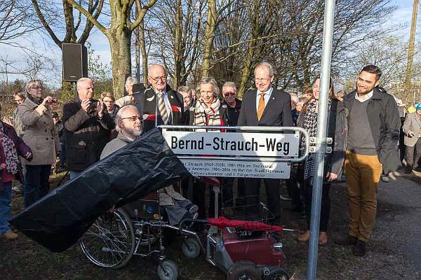 09.jpg - Einweihung des Bernd-Strauch-Wegesam 22.03.2017 in Hannover (Niedersachsen) . Foto: Ulrich Stamm/Stadtreporter.deFoto ist honorarpflichtig - PersÃ¶nlichkeitsrechte bei VerÃ¶ffentlichung beachten - Nur redaktionelle Verwendung - Belegexemplar erbeten!Buchungsanfragen an info@ulrich-stamm.com