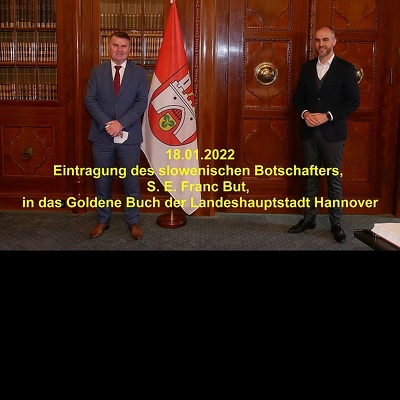 20220118 Goldenes Buch slowenischer Botschafter 1